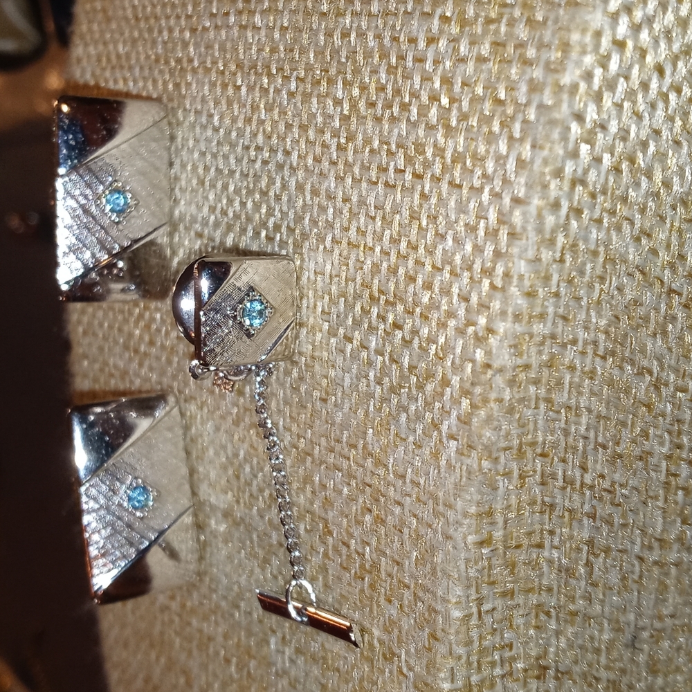 Cufflinks